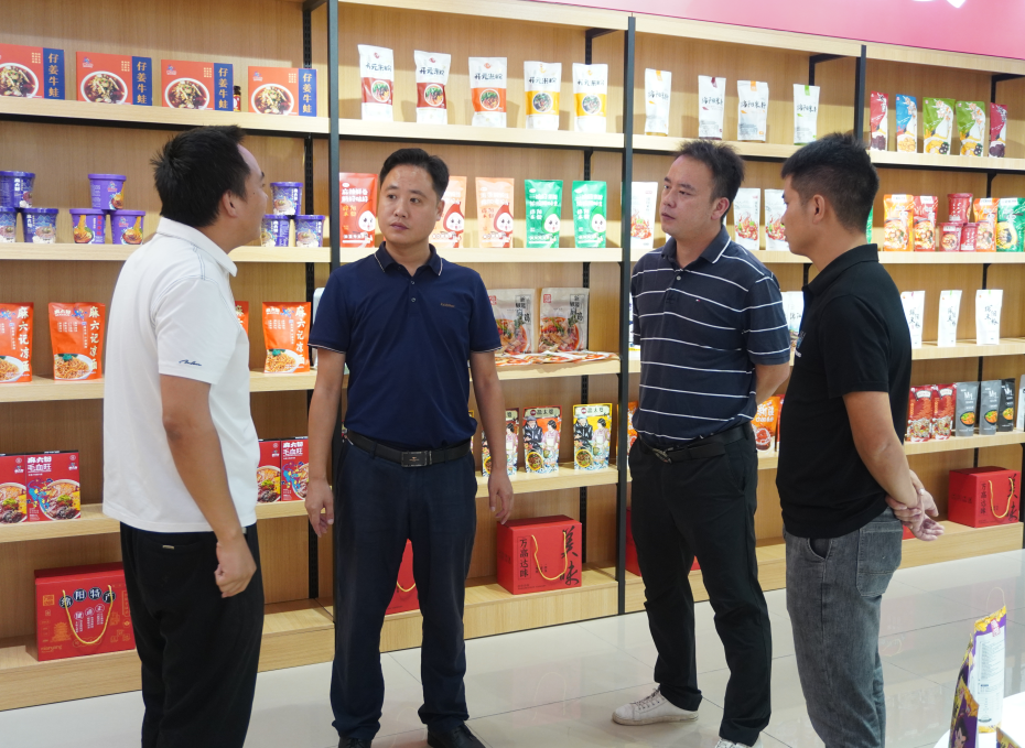 南充电商客户高先生实地考察,见证绵阳米粉贴牌实力 南充电商客户高先生实地考察,见证绵阳米粉贴牌实力项目图