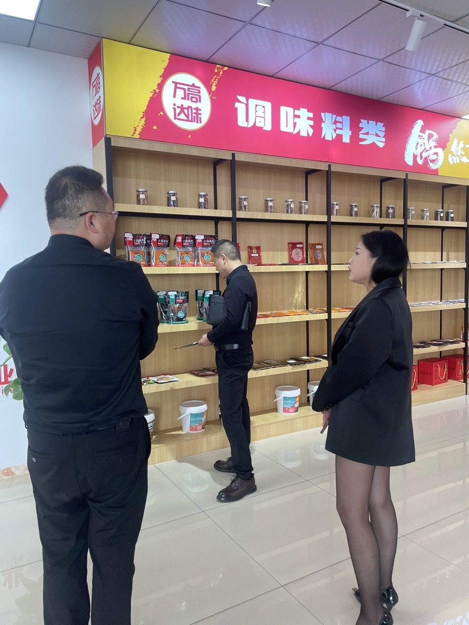 客户沈总到厂考察 —— 深挖冷吃兔潜力，开启电商合作新篇项目图