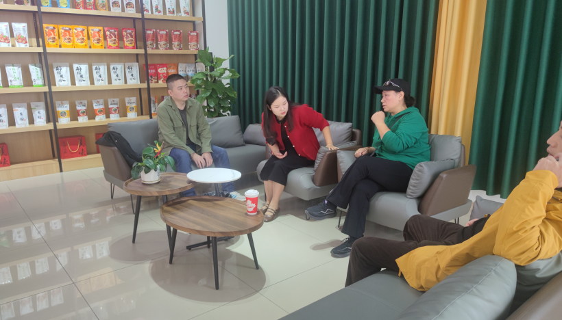 携手共创，速食美味传递 —— 成都王总携家乡酸菜到访速食贴牌工厂项目图
